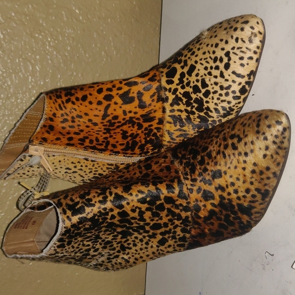 Matisse Nugent Wedge Bootie with Cow - Picture 8 of 13